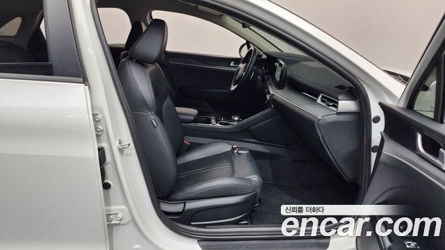 Kia K5 (III) 2.0 Prestige 2022 — фото 26