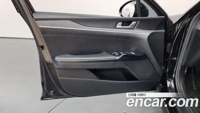 Kia K5 (III) 2.0 Prestige 2023 — фото 24
