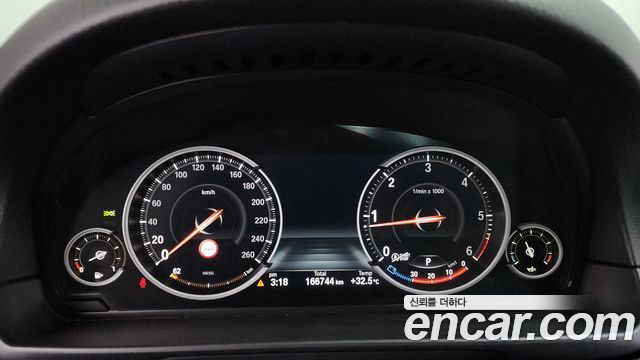BMW 5 Series (F10) 520d xDrive M Aero Dynamic 2016 — фото 8