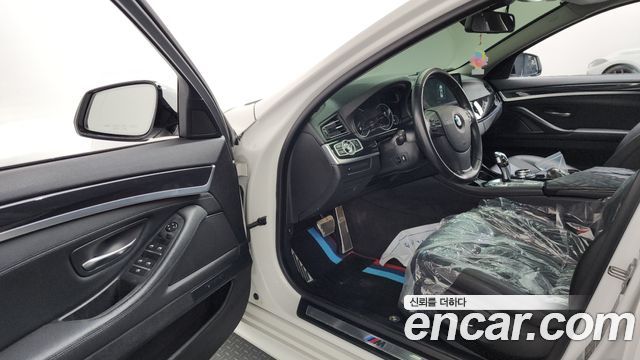 BMW 5 Series (F10) 520d xDrive M Aero Dynamic 2016 — фото 10