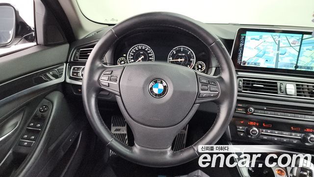 BMW 5 Series (F10) 520d xDrive M Aero Dynamic 2016 — фото 15