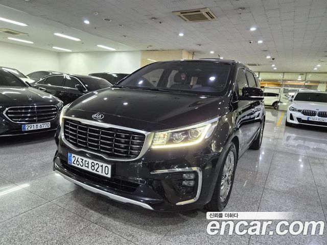 Kia Carnival 9-Seater Prstige 2020 — фото 1