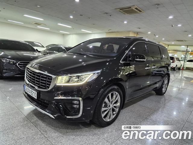 Kia Carnival 9-Seater Prstige 2020 — фото 2