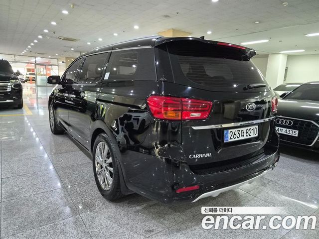 Kia Carnival 9-Seater Prstige 2020 — фото 3