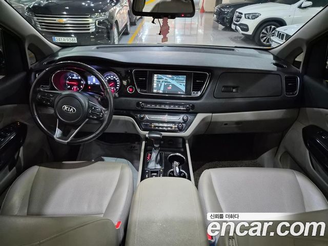 Kia Carnival 9-Seater Prstige 2020 — фото 7