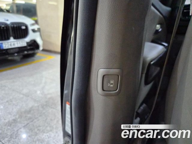 Kia Carnival 9-Seater Prstige 2020 — фото 17