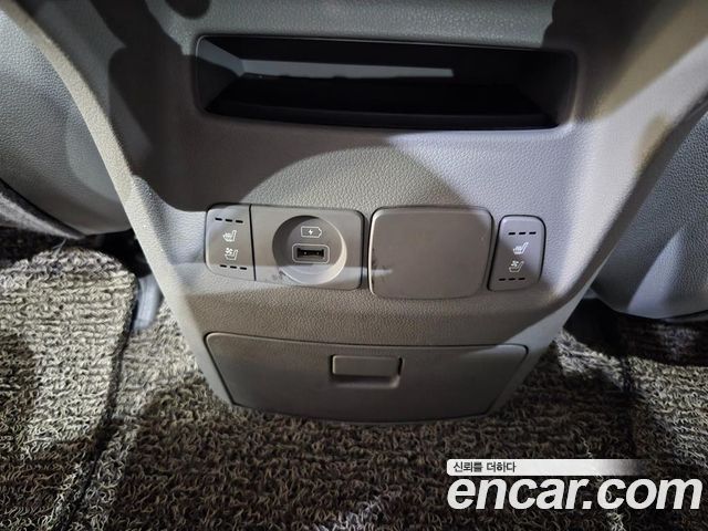Kia Carnival 9-Seater Prstige 2020 — фото 20