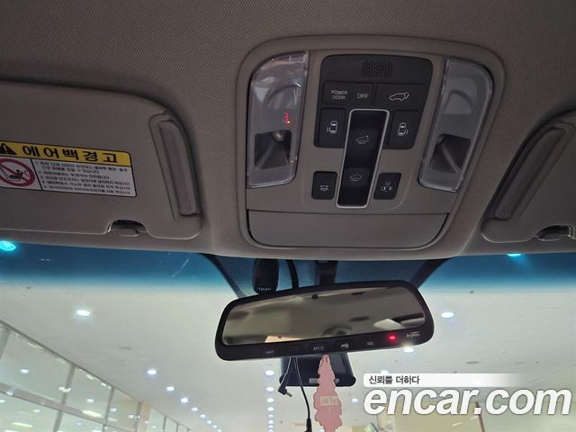 Kia Carnival 9-Seater Prstige 2020 — фото 23