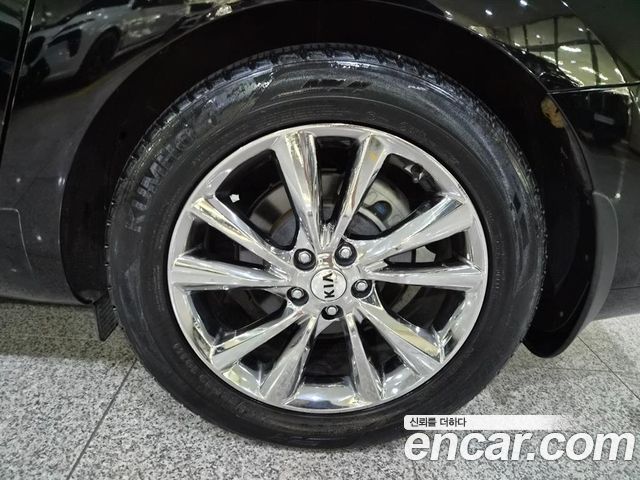 Kia Carnival 9-Seater Prstige 2020 — фото 24