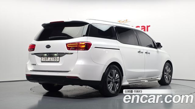 Kia Carnival 11-Seater Prestige 2019 — фото 2
