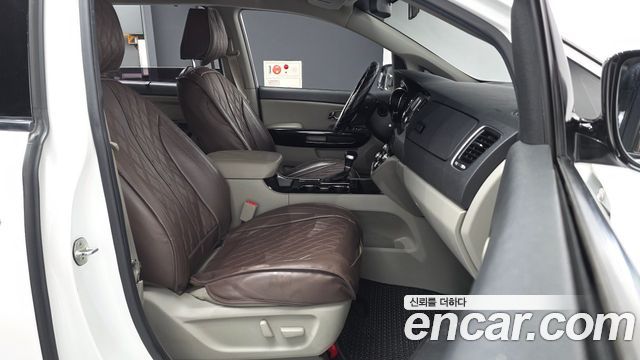 Kia Carnival 11-Seater Prestige 2019 — фото 11