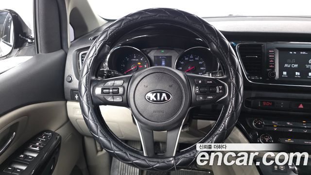 Kia Carnival 11-Seater Prestige 2019 — фото 13