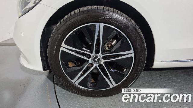 Mercedes-Benz C-Class (W205) C220 d 4MATIC Exclusive 2019 — фото 5