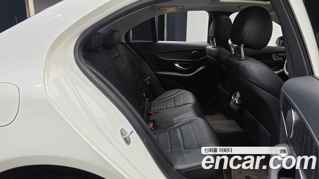 Mercedes-Benz C-Class (W205) C220 d 4MATIC Exclusive 2019 — фото 11