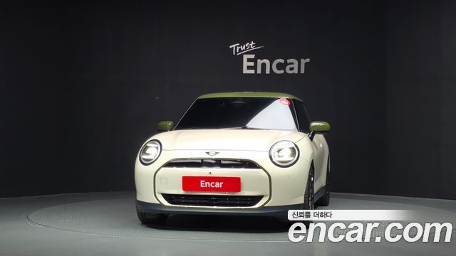 MINI Cooper Electric (IV) SE Paul Smith Edition 2026 — фото 3