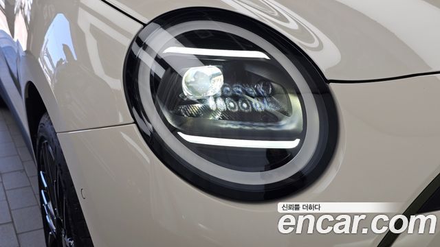MINI Cooper Electric (IV) SE Paul Smith Edition 2026 — фото 22