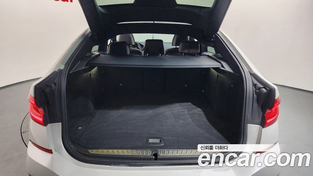 BMW 6 Series GT (G32) 640i xDrive M Sport 2021 — фото 16