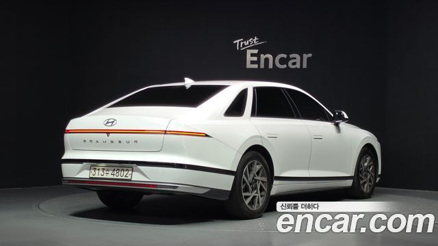 Hyundai Grandeur (GN7) 3.5 LPG 2WD (Taxi) Deluxe 2023 — фото 2