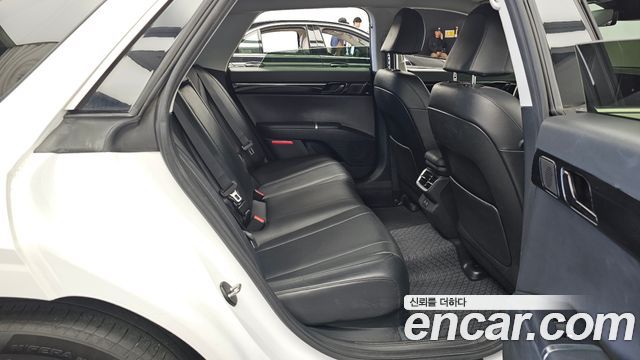 Hyundai Grandeur (GN7) 3.5 LPG 2WD (Taxi) Deluxe 2023 — фото 12