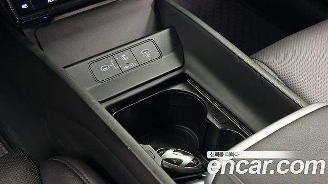 Hyundai Grandeur (GN7) 3.5 LPG 2WD (Taxi) Deluxe 2023 — фото 35