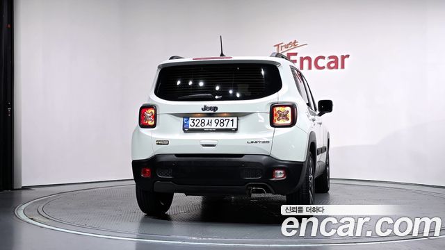 Jeep Renegade 1.3 Limited 2022 — фото 4