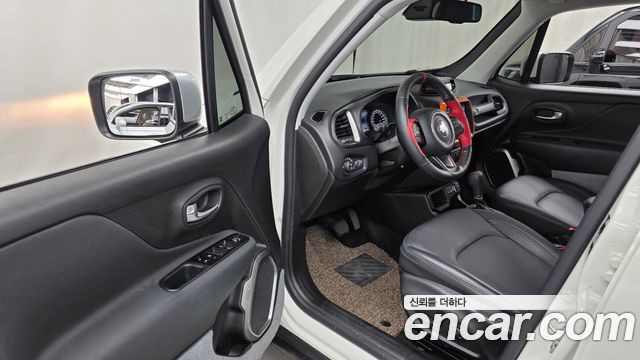 Jeep Renegade 1.3 Limited 2022 — фото 10