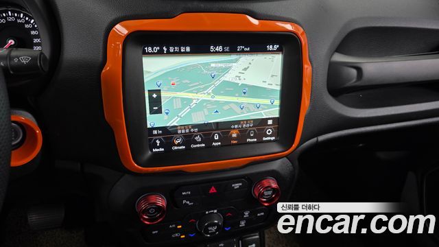 Jeep Renegade 1.3 Limited 2022 — фото 13