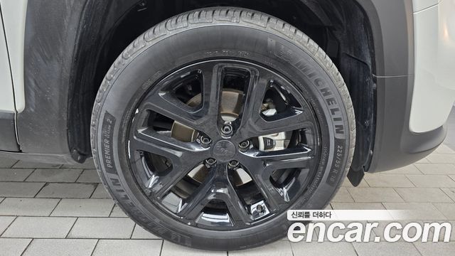 Jeep Renegade 1.3 Limited 2022 — фото 21