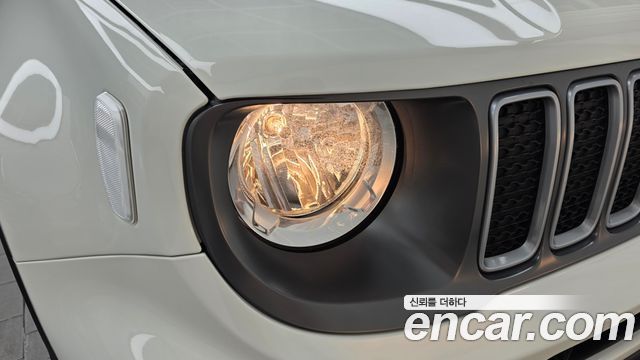 Jeep Renegade 1.3 Limited 2022 — фото 22