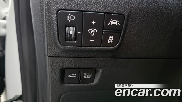 Kia K5 Hybrid (III) Signature 2022 — фото 19