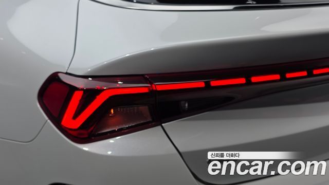 Kia K5 Hybrid (III) Signature 2022 — фото 23