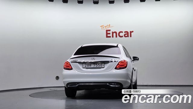 Mercedes-Benz C-Class (W205) C220 d 4MATIC 2017 — фото 4