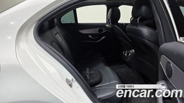 Mercedes-Benz C-Class (W205) C220 d 4MATIC 2017 — фото 12