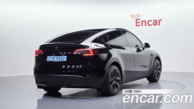 Tesla Model Y RWD 2023 — фото 2