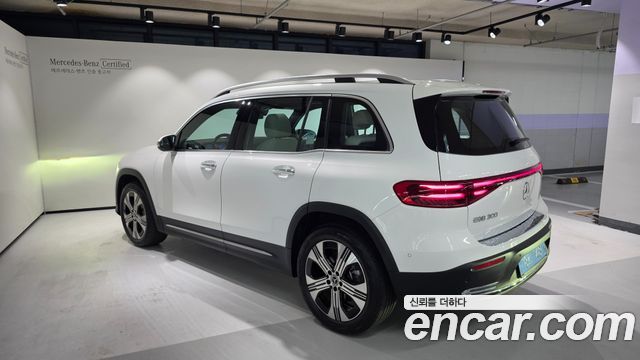 Mercedes-Benz EQB (X243) EQB300 4MATIC Progressive 2026 — фото 3