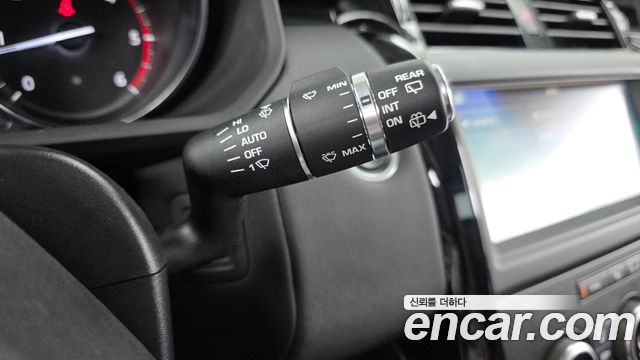 Land Rover Discovery 5 2.0 SD4 SE 2019 — фото 18