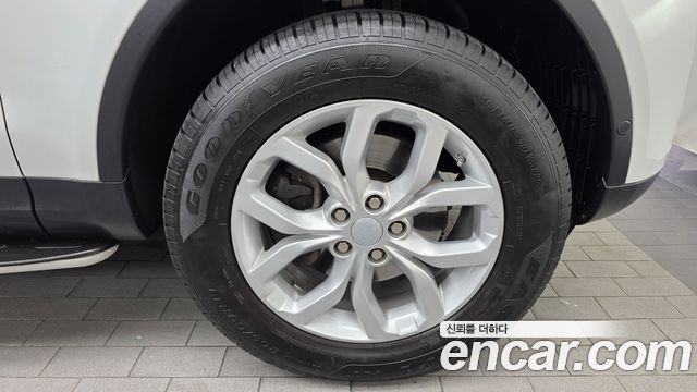 Land Rover Discovery 5 2.0 SD4 SE 2019 — фото 21