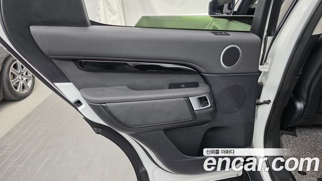 Land Rover Discovery 5 2.0 SD4 SE 2019 — фото 25