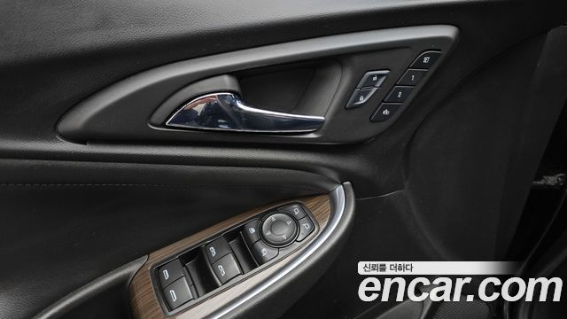 Chevrolet Malibu 1.5 Turbo Perfect Black LTZ Premium Safety 2017 — фото 17