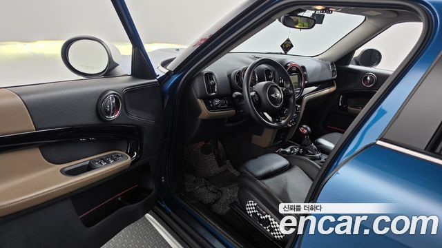 MINI Cooper D Countryman Standard 2nd 2018 — фото 10