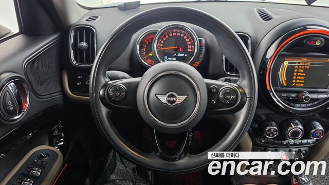 MINI Cooper D Countryman Standard 2nd 2018 — фото 13
