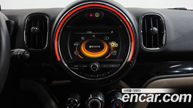 MINI Cooper D Countryman Standard 2nd 2018 — фото 14