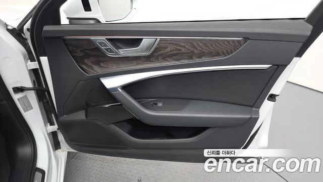 Audi A6 (C8) 45 TFSI Premium 2021 — фото 24