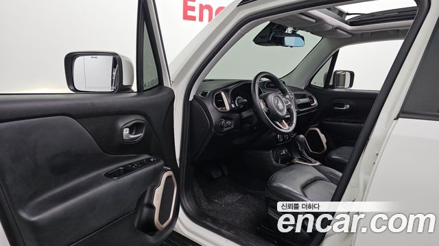 Jeep Renegade 2.4 Longitude High 2017 — фото 10