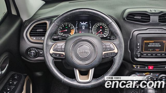 Jeep Renegade 2.4 Longitude High 2017 — фото 12
