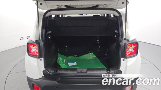 Jeep Renegade 2.4 Longitude High 2017 — фото 20