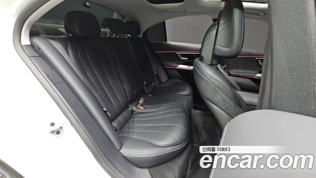Mercedes-Benz E-Class (W214) E220d 4MATIC Exclusive 2025 — фото 11