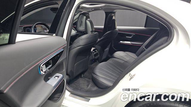 Mercedes-Benz E-Class (W214) E220d 4MATIC Exclusive 2025 — фото 12