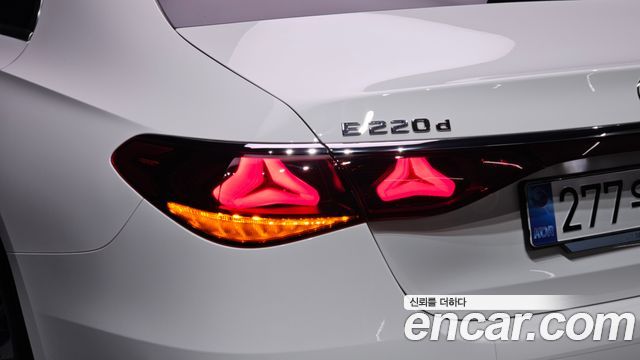 Mercedes-Benz E-Class (W214) E220d 4MATIC Exclusive 2025 — фото 23