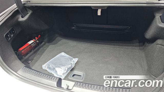 Mercedes-Benz E-Class (W214) E220d 4MATIC Exclusive 2025 — фото 35